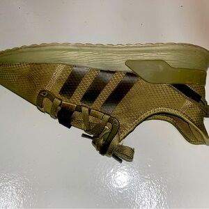 Designer Shoes & Casual Activewear
